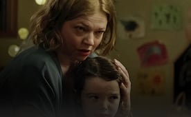 ¿Qué ver?: "Huye, conejo, huye", una familia atrapada entre recuerdos y terror