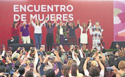 Arropan a Sheinbaum mujeres morenistas