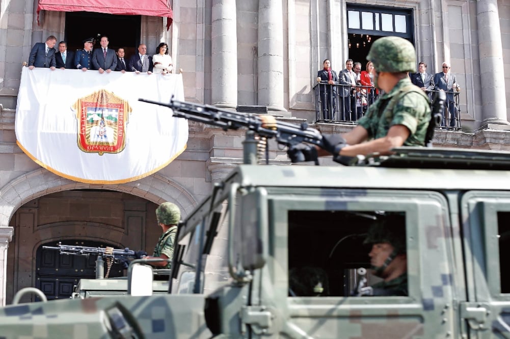 Las actividades para las fiestas patrias iniciarán desde las 15:00 horas del martes 15. En la imagen se aprecia el desfile de 2014 (ARCHIVO EL UNIVERSAL)