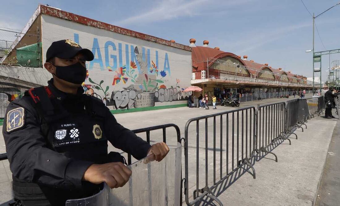 Eje 1 Norte amaneció libre, sin puestos semifijos, luego del operativo para retirar al ambulantaje. Foto: Berenice Fregoso / EL UNIVERSAL