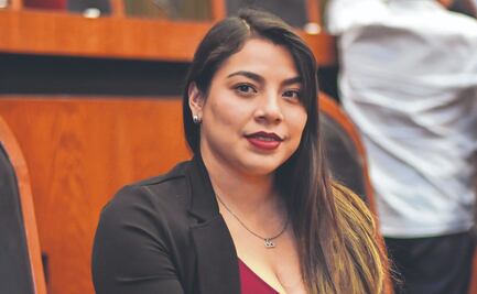 Diputada local presume paseo en camioneta de 2 millones de pesos