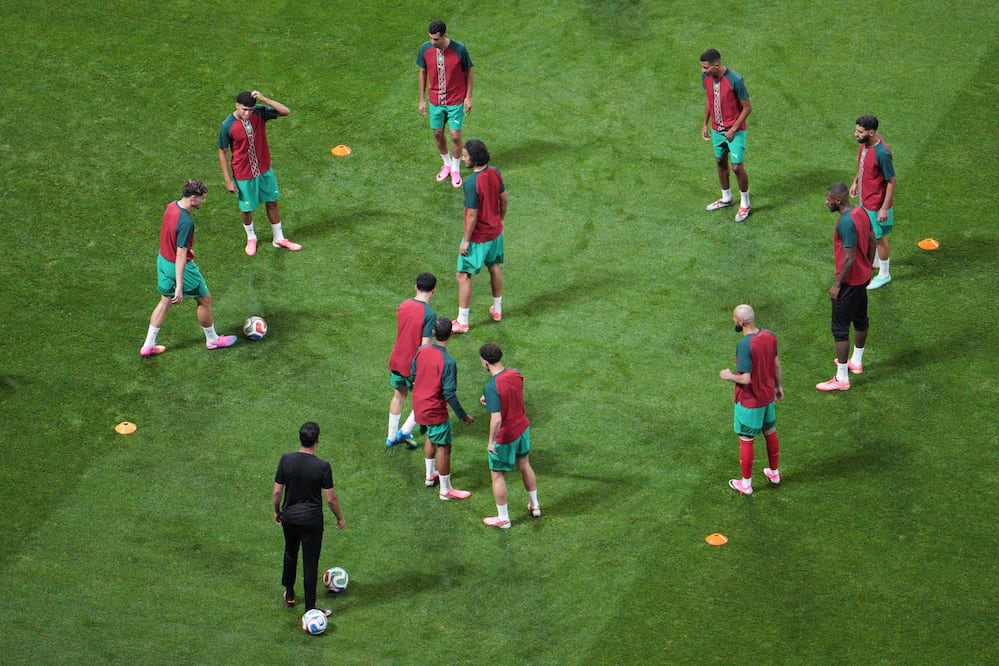 Selección de Marruecos en calentamiento, previo al partido contra Haití en la Fase de Grupos del Mundial de 2026 - Foto: AP
