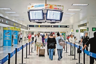 Turistas de EU limitan sus viajes a México 
