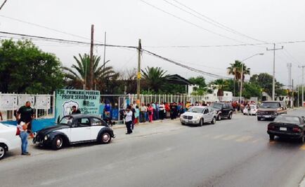 Se registran largas filas en casilla donde votará "El Bronco"