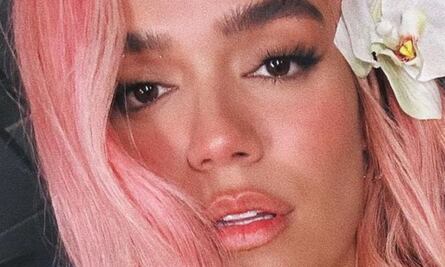 Karol G: descubre sus stickers favoritos y dónde los coloca