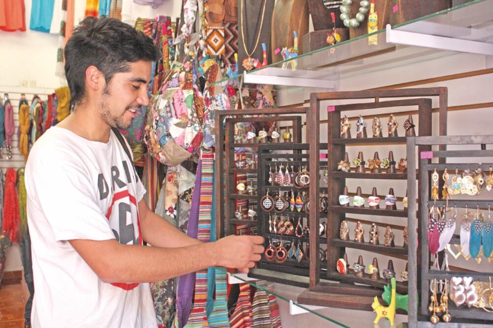 De acuerdo con la Seduvi, anular este pago incentivara a la actividad comercial y la creación de empleos (ARCHIVO EL UNIVERSAL)