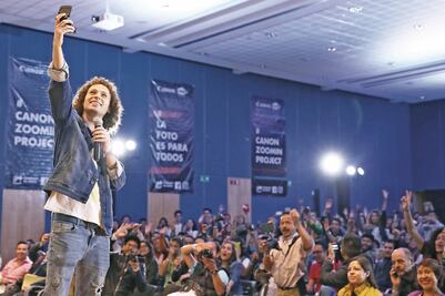 Luisito Comunica regresa a la universidad