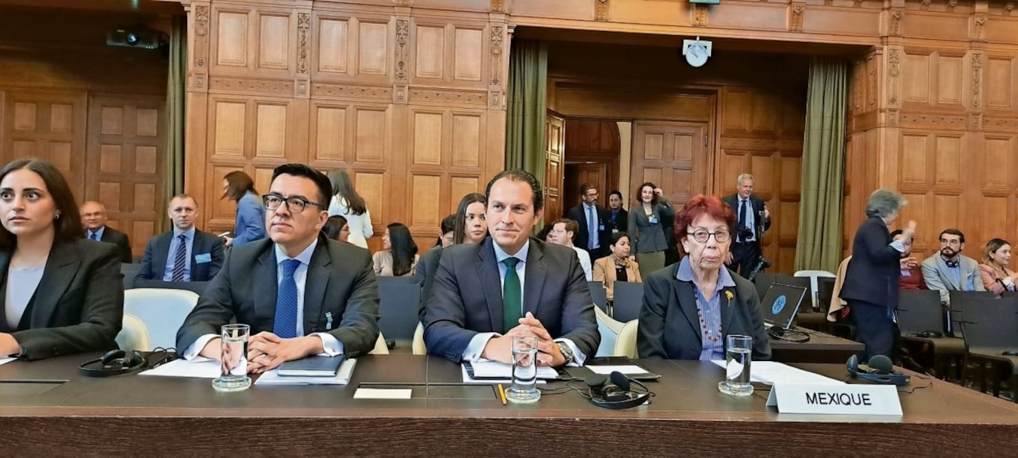 El equipo mexicano lo encabeza Alejandro Celorio (centro arriba) y el ecuatoriano tiene a juristas de renombre internacional