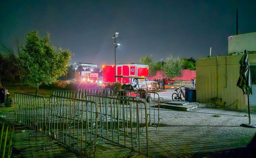 Tras retiro de sellos de suspensión en Parque Bicentenario, retiran estructuras de Festival Ceremonia (15/04/2025). Foto: Jorge Alejandro Medellín