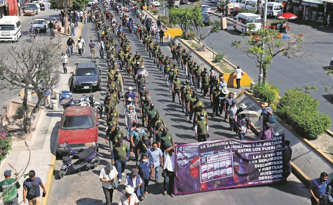 Los manifestantes llegaron hasta el Congreso local de Guerrero, donde culminó la protesta. Foto: SALVADOR CISNEROS. EL UNIVERSAL