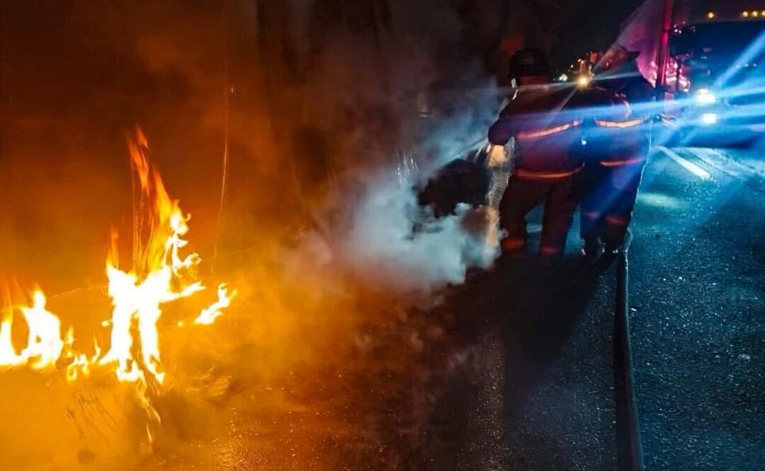 Explosión en Tula, Hidalgo por huachicol; arden dos camionetas con combustible robado. Foto: Arichivo