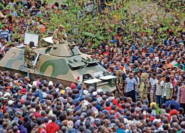 Zimbabue: miles exigen la dimisión de Mugabe