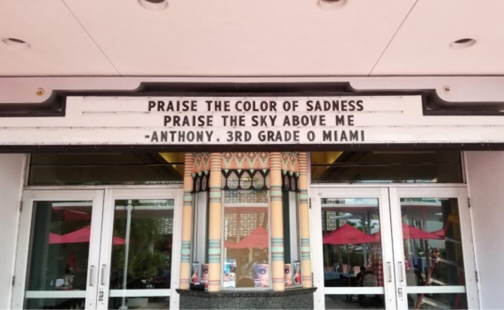 Versos en curitas de las vacunas de Covid-19, propuesta de festival de poesía