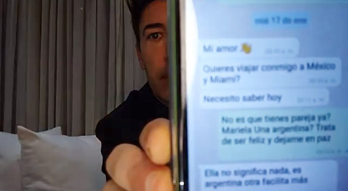 Supuesta conversación entre Cristian Castro y una mujer que no es su novia.
Foto: YouTube