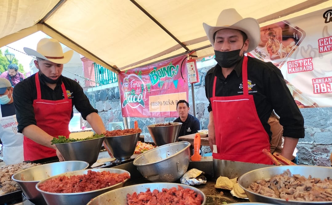 De cecina, longaniza verde, roja, de habanero, con y sin pasas, pastor, bistec, cochinita, sirloin, alambre, y hasta arrachera de jabalí. Foto: Especial