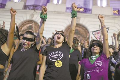 “Y la culpa no fue mía: yo era una niña, él un viejo”