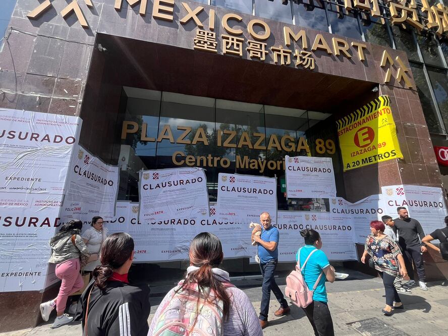 Autoridades del INVEA clausuraron la plaza Izazaga 89 en la alcaldía Cuauhtémoc por no contar con documentación. (Foto: Juan Carlos Williams)