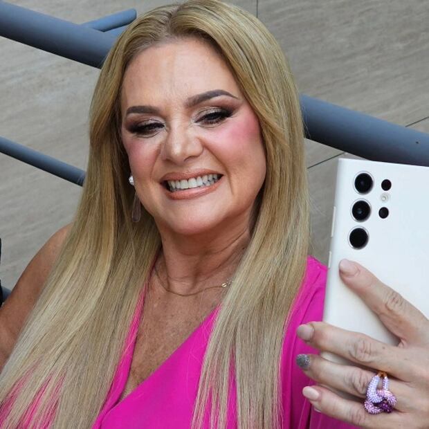 Instagram @erikabuenfil50