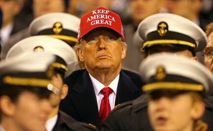 Marchan en California en apoyo al juicio político a Donald Trump