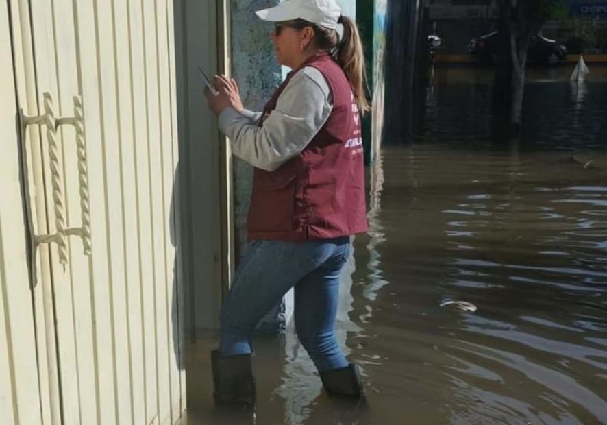 La tarde de este sábado se registró una fuga de agua en calles de la alcaldía Iztapalapa. Foto: Especial