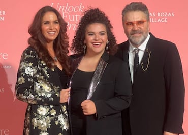 Lucero Mijares debuta en Europa: la elogian y canta frente a sus padres Lucero y Mijares