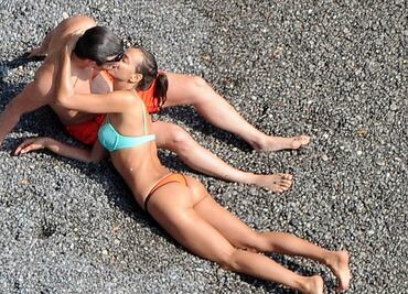 Irina Shayk y Bradley Cooper, pasión en la playa