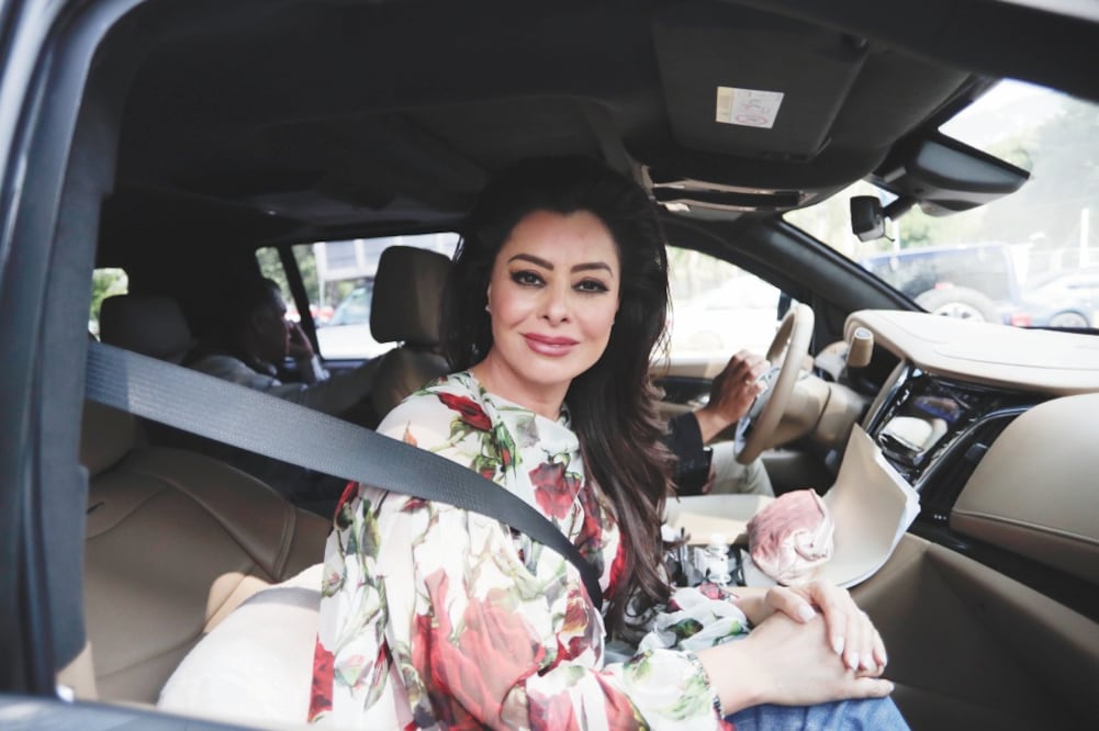 Yadhira Carrillo, esposa del abogado Juan Collado, acudió al Reclusorio Norte por el día de la visita familiar. La actriz dijo estar tranquila y confiar en la justicia mexicana. Foto: IVÁN STEPHENS. EL UNIVERSAL