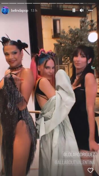 Belinda se besa con dos mujeres en el escenario y alborota a sus fans