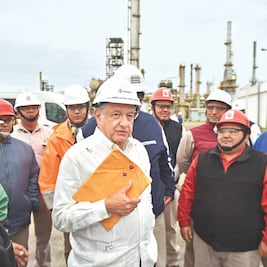 Firmas sí están interesadas en  refinería: AMLO