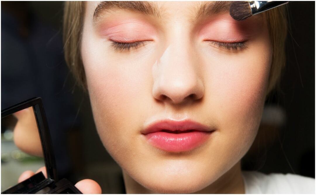 El maquillaje rosado estuvo presente en la colección de Christian Dior