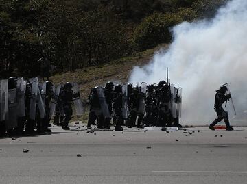 Reportan 14 elementos heridos de la GN tras enfrentamiento con normalistas de Ayotzinapa