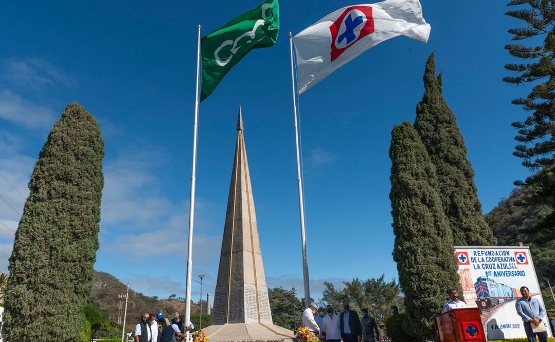 Este 4 de enero se celebra un año del inicio de la refundación de la Cooperativa La Cruz Azul en Lagunas, Oaxaca. Foto: Especial