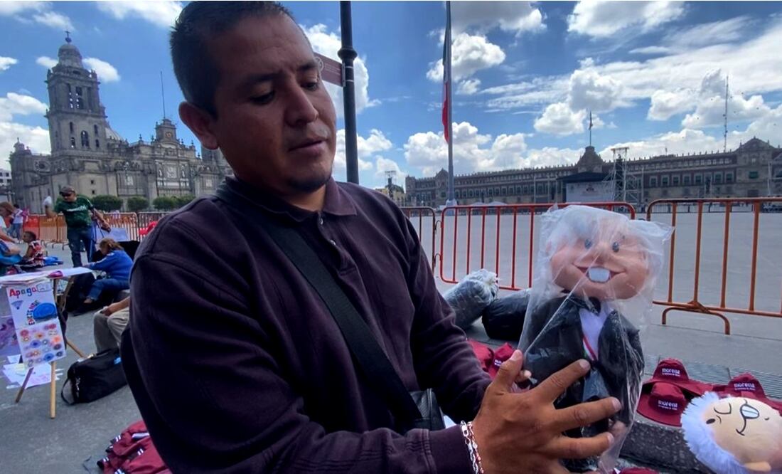 Vendedores ambulantes ofrecen hasta en 500 pesos los famosos “AMLITOS” parlantes pues aseguran que ya se agotaron. Foto: Alelhí Salgado
