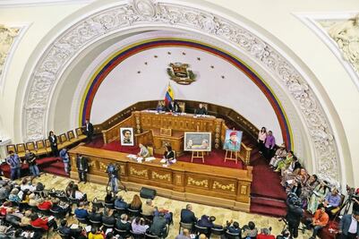 Constituyente se atribuye todos los poderes