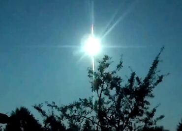 VIDEO: Cámaras de seguridad captan caída de meteorito en Bulgaria; vecinos escucharon "un fuerte estruendo"