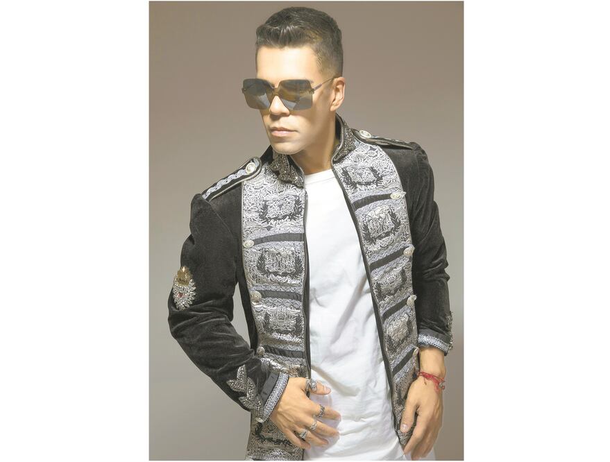 En su video, se le ve bailando en sitios emblemáticos de Medellín. Foto/ CORTESÍA