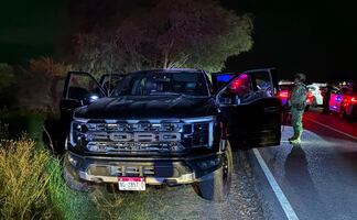 Detienen a seis presuntos delincuentes en Huichapan, Hidalgo; decomisan armas y dos camionetas