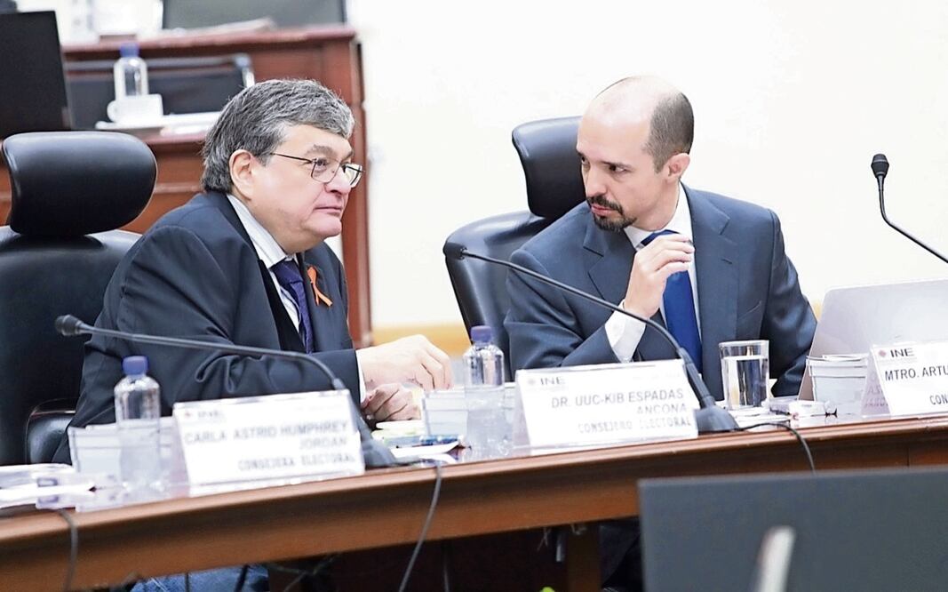 Consejeros del INE avalaron restringir la participación de militantes durante las capacitaciones electorales. Foto: Especial