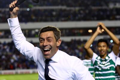 Ya esperan a Pedro Caixinha en la CDMX