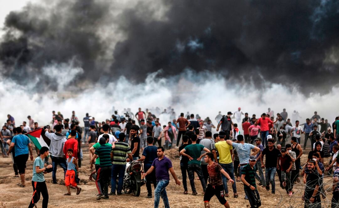 Escenas mortales suceden en la frontera de Gaza con Israel, donde palestinos son repelidos por soldados israelíes. Foto: AFP / Mahmud Hams