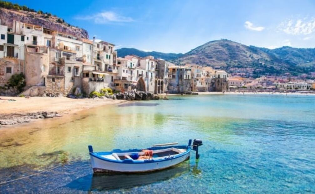 Isla de Italia propone pagar 50% de tus vuelos para que la conozcas