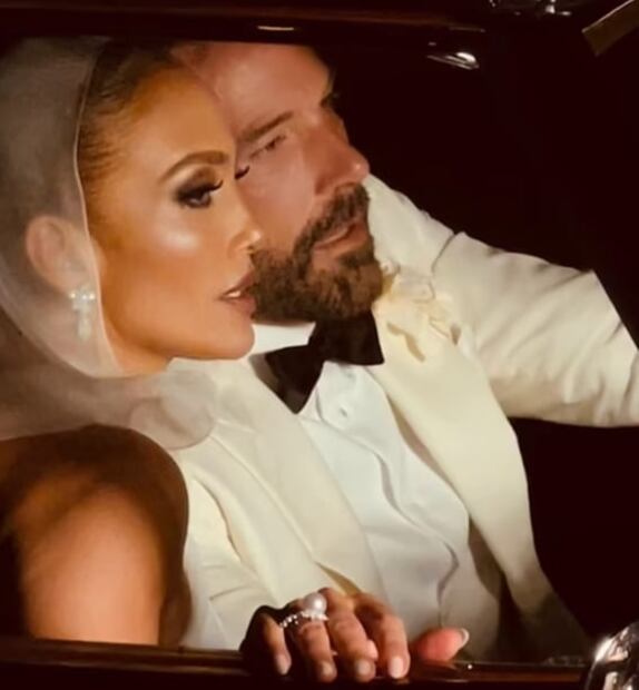 Jennifer Lopez comparte fotografías nunca antes vistas de su boda con Ben Affleck 