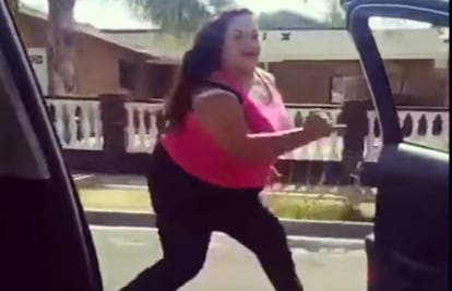 Multa y corralón a quienes hagan reto de "La Chona" en Sonora