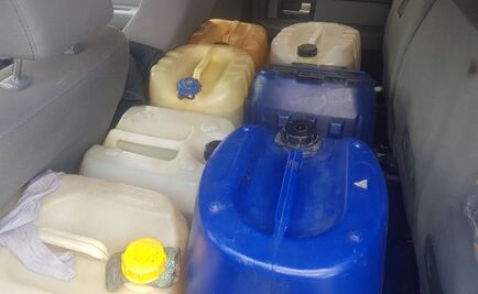 Detienen a policías federales que transportaban combustible en Edomex