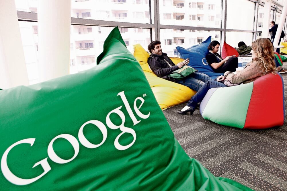 Google comenzó a cotizar en la Bolsa en 2004 y ahora es considerado el buscador más famoso del mundo. La firma no para en innovación y ha desarrollado proyectos como la red social Google+, Project Glass y teléfonos inteligentes (ARCHIVO EL UNIVERSAL)