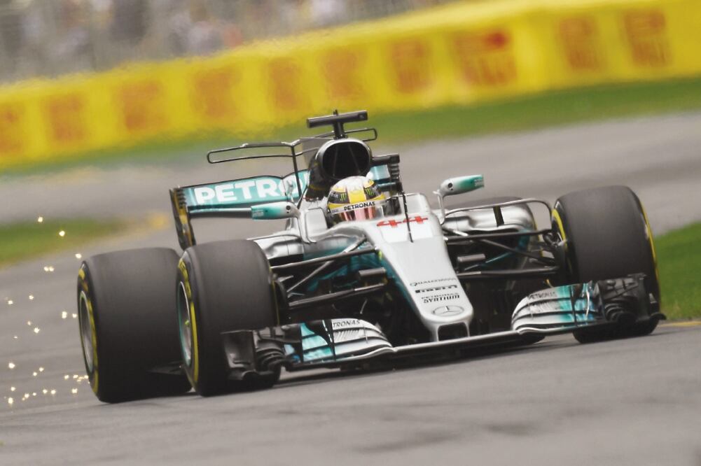 Hamilton es favorito en la carrera que empezará hoy a las 23:00 horas, tiempo de México (JASON REED. REUTERS)