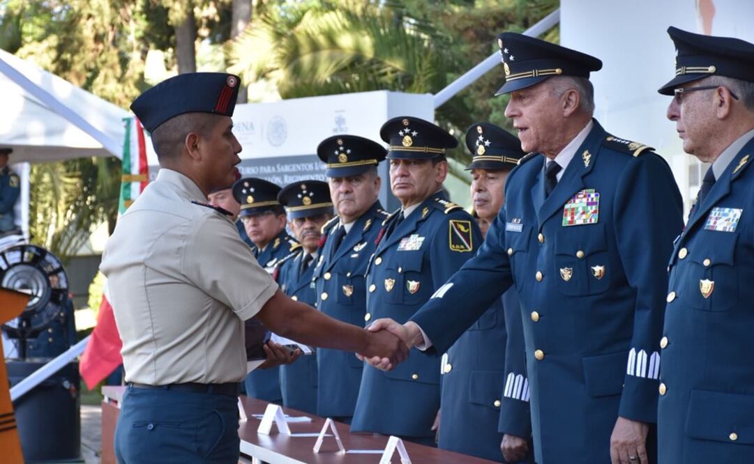 El general secretario destacó el profesionalismo, lealtad, disciplina y preparación de los egresados. /Especial