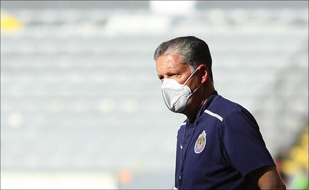 Ricardo Peláez, sin dar el ancho en Chivas