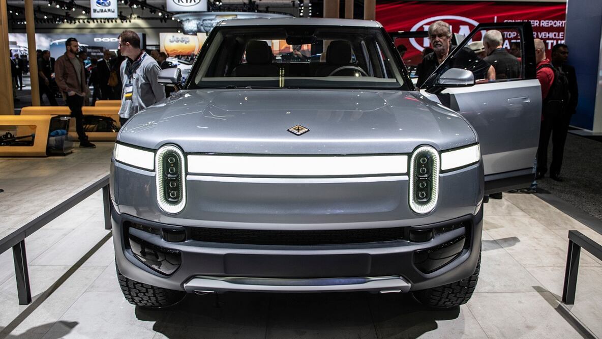 Ford invierte millonaria cifra en empresa de autos eléctricos 