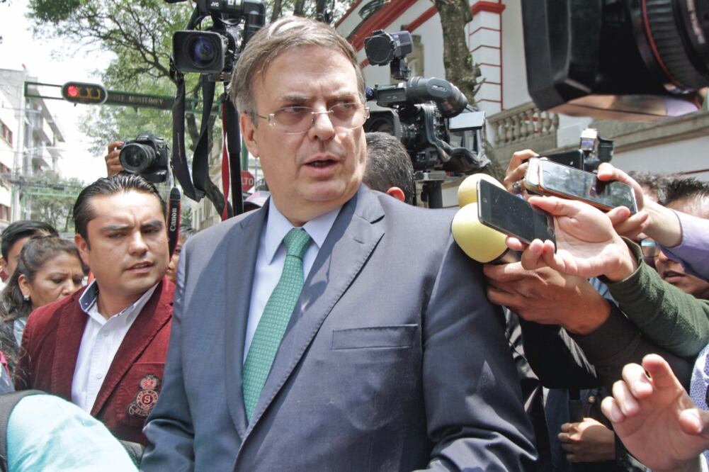 Marcelo Ebrard, próximo canciller de México, detalló que la Fundación Schola s desea respaldar el proyecto de los jóvenes en la próxima administración. (CARLOS MEJÍA. EL UNIVERSAL)